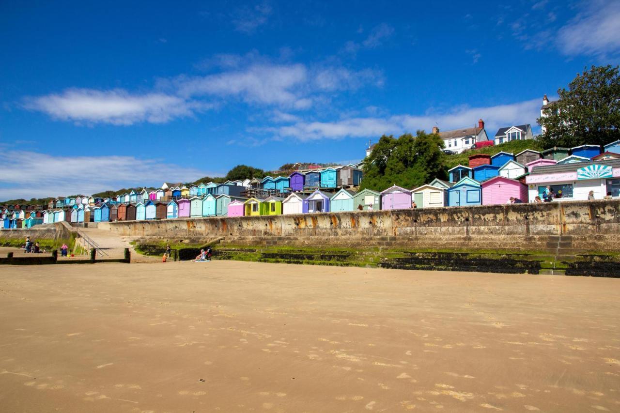 Lovely Caravan With Large Decking At Naze Marine Holiday Park Ref 17306Br Walton-on-the-Naze Εξωτερικό φωτογραφία